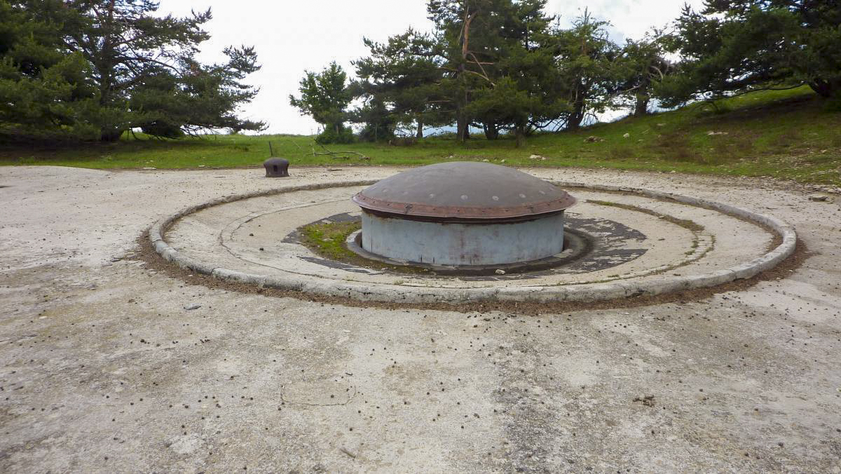 Ligne Maginot - MONTE GROSSO (MG) - E02 - (Ouvrage d'artillerie) - Le bloc 6
Tourelle de 135