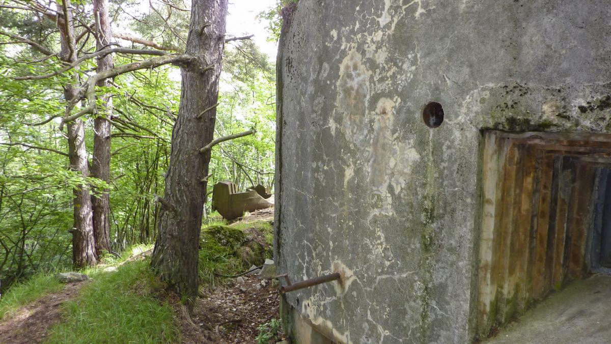 Ligne Maginot - MONTE GROSSO (MG) - E02 - (Ouvrage d'artillerie) - Bloc 8
Les restes de la cloche GFM - ELLENA-CUNY