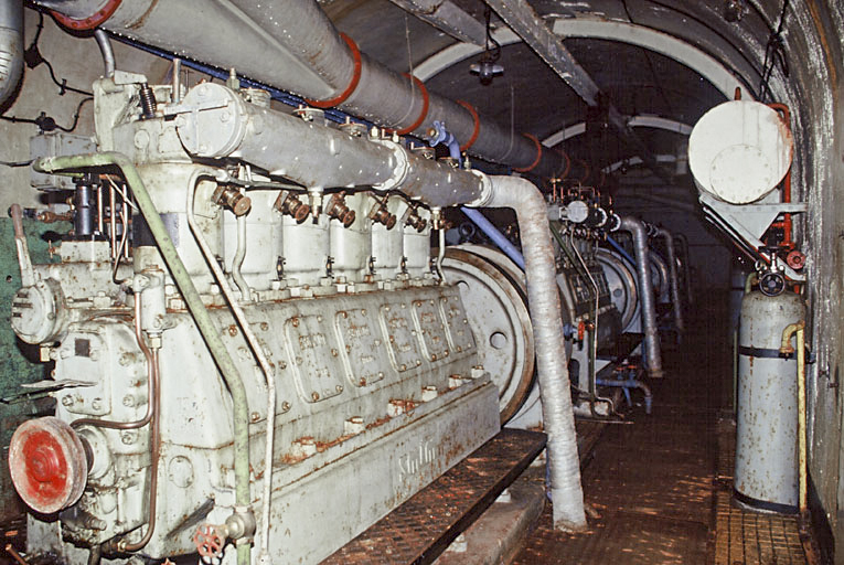 Ligne Maginot - MONTE GROSSO (MG) - E02 - (Ouvrage d'artillerie) - L'usine electrique
Moteurs SMIM type 6SR19 délivrant 150CV