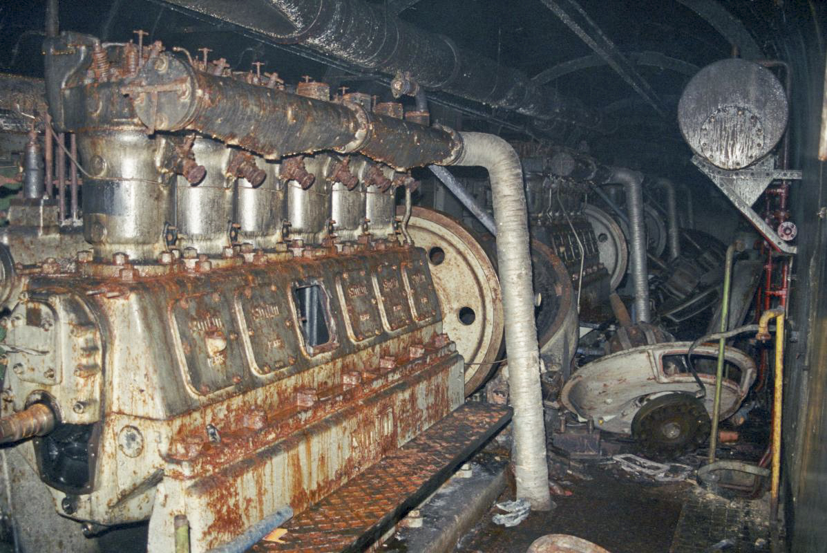 Ligne Maginot - MONTE GROSSO (MG) - E02 - (Ouvrage d'artillerie) - Usine après dévastation des câbles cuivrées