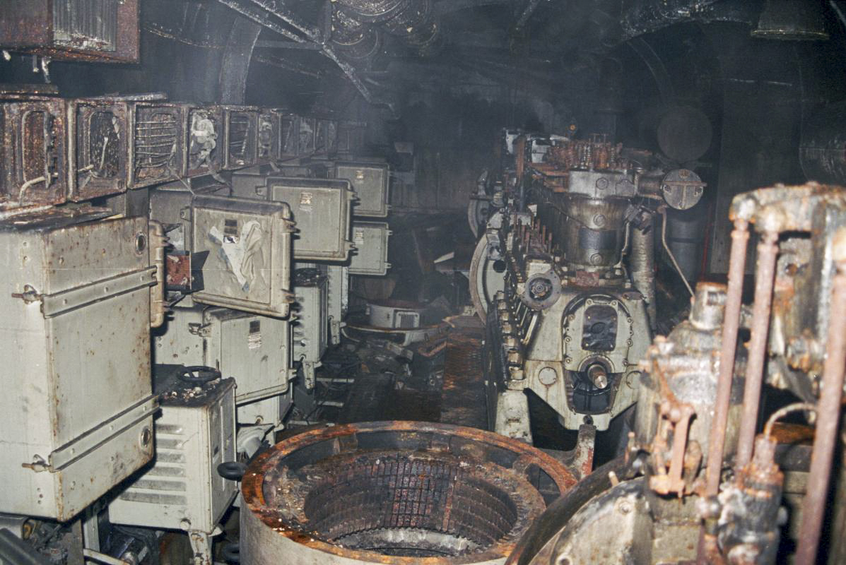 Ligne Maginot - MONTE GROSSO (MG) - E02 - (Ouvrage d'artillerie) - Usine après dévastation des câbles cuivrées