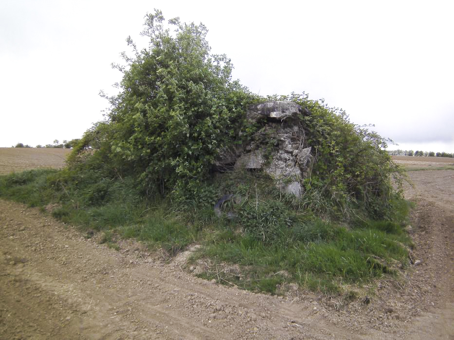 Ligne Maginot - HANG HAAG - (Blockhaus pour arme infanterie) - Le blockhaus ruiné dont on devine quelque peu le créneau