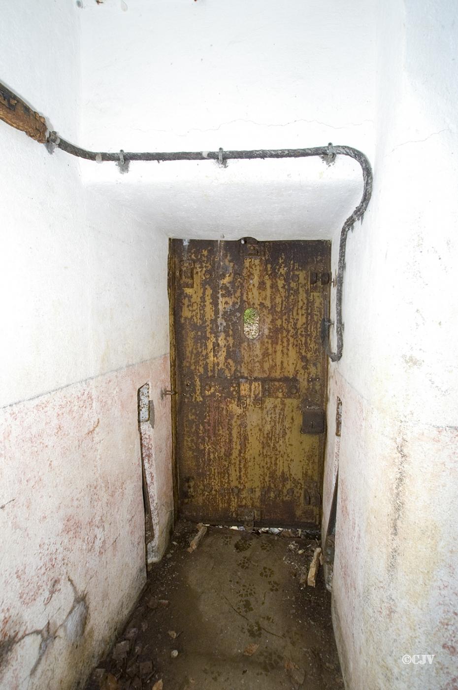 Ligne Maginot - BOIS D'ESCHERANGE - X3 (QUARTIER KANFEN - I/169°RIF) - (Abri) - Entrée gauche