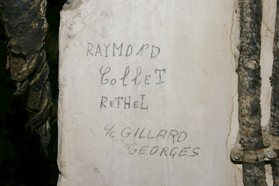 Ligne Maginot - BOIS d'ESCHERANGE - X3 (Quartier Kanfen - I/169°RIF) ( Abri ) - Grafitti