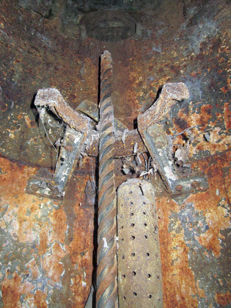 Ligne Maginot - HOFFEN ( Casemate d'infanterie ) - Vis sans fin de la noria (partie supérieure)