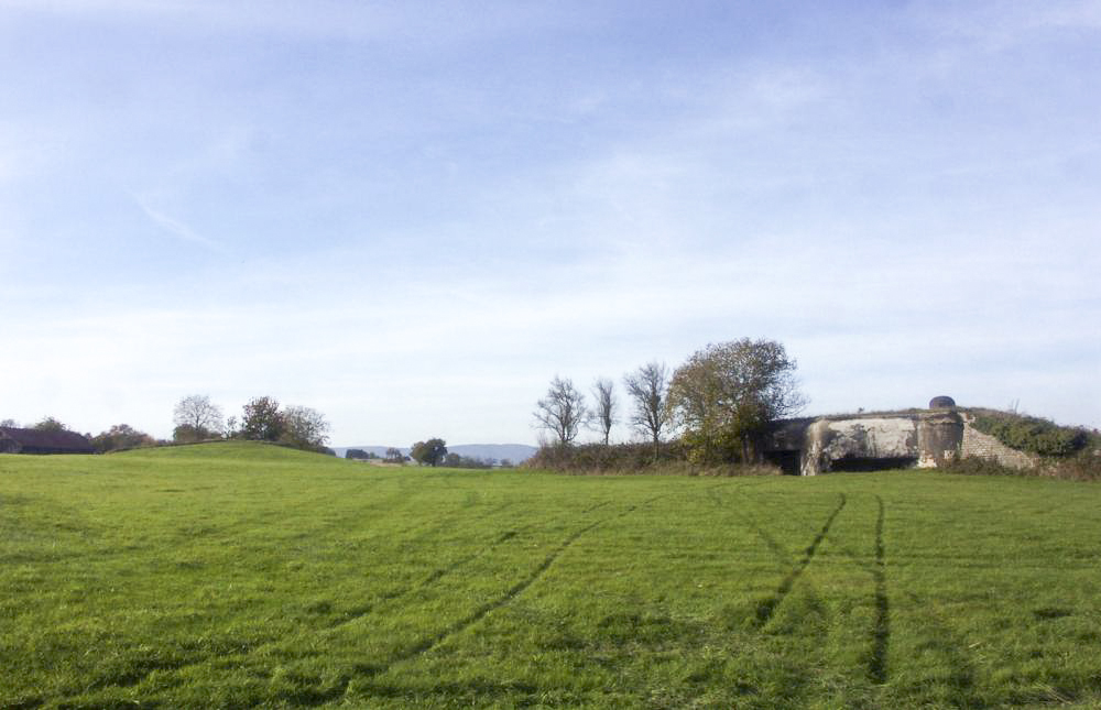Ligne Maginot - HUNSPACH MOULIN EST - (Casemate d'infanterie - Simple) - Vue de la casemate Est avec à l'arrière plan la casemate Ouest