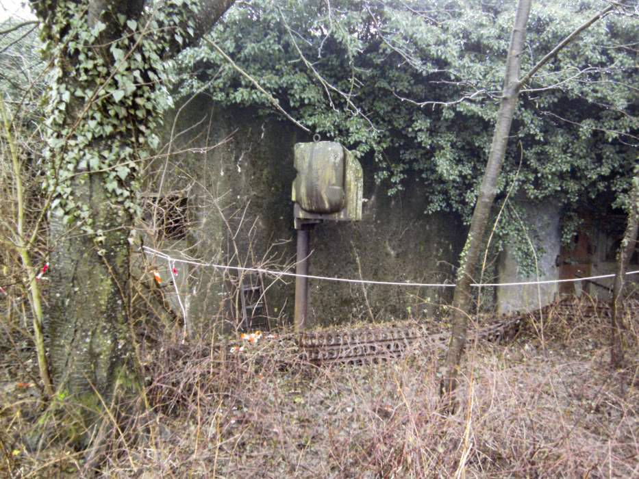 Ligne Maginot - HUNSPACH STATION ( Casemate d'infanterie ) - La projecteur blindé