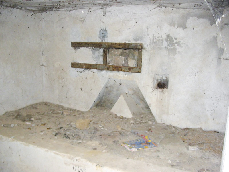 Ligne Maginot - KIRCHGRUBE Sud ( Blockhaus pour canon ) - Créneau pour mitrailleuse - Antoine SCHOEN