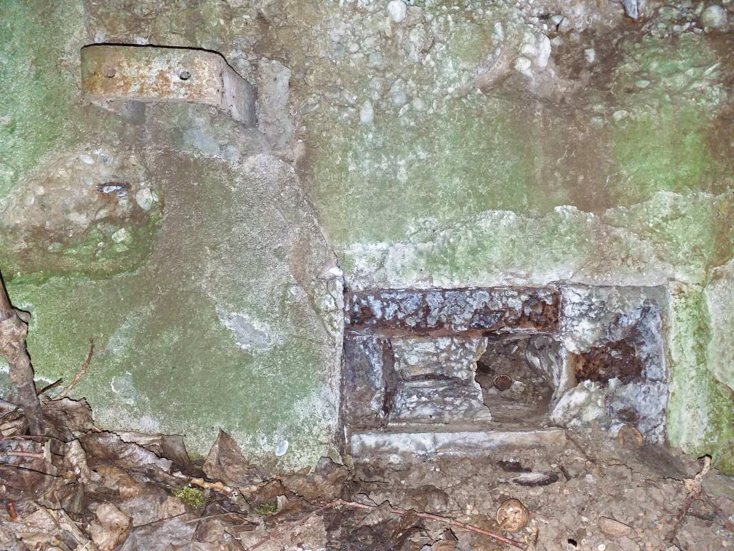 Ligne Maginot - OBERSEEBACH NORD - (Blockhaus pour canon) - Créneau FM nord-ouest