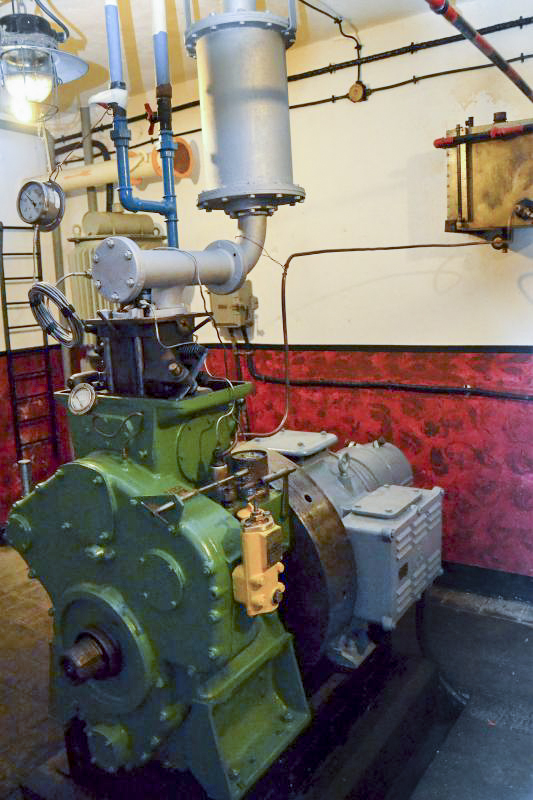 Ligne Maginot - BOIS DE CATTENOM - X14 - (Abri) - L'usine électrique 
Groupe électrogène à moteur SUPDI