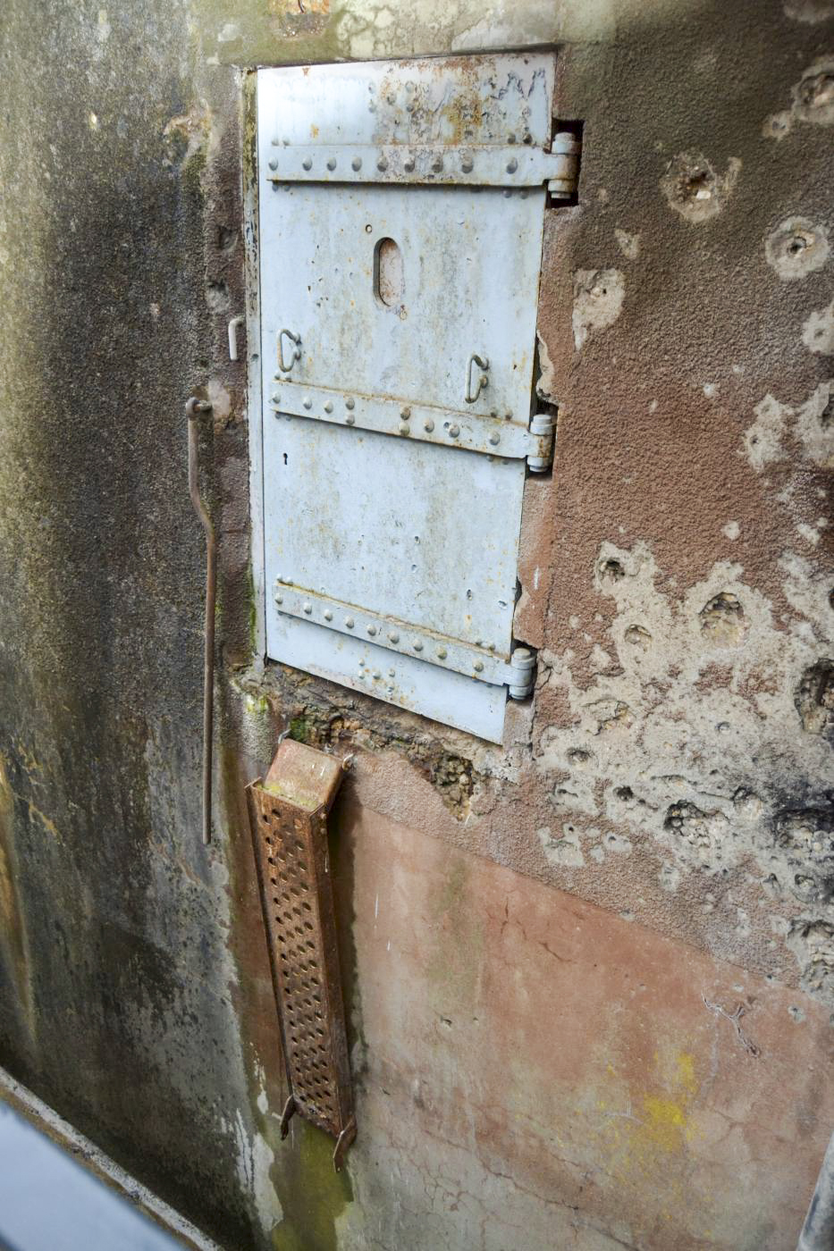 Ligne Maginot - BOIS DE CATTENOM - X14 - (Abri) - Passerelle originale de droite escamotable.