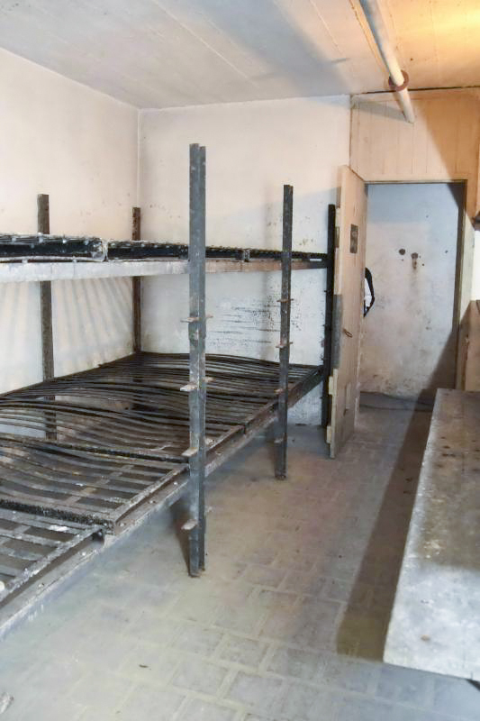 Ligne Maginot - BOIS DE CATTENOM - X14 - (Abri) - Chambre pour 16 hommes de troupes (pièce N° 15)