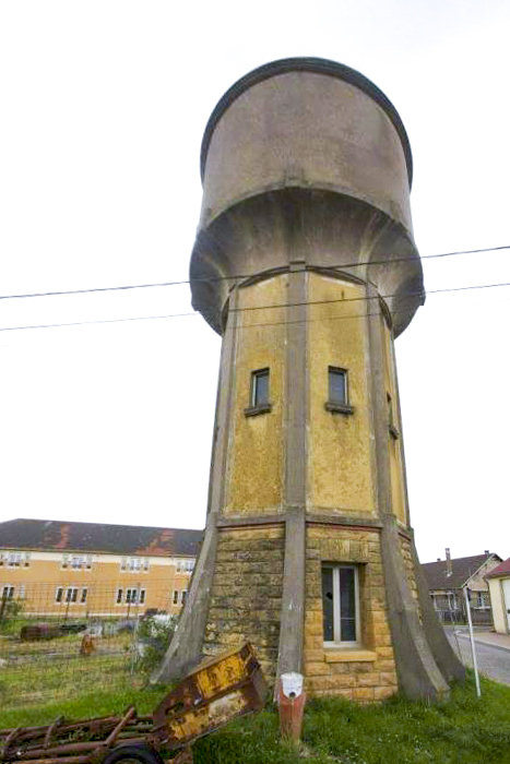 Ligne Maginot - Camp de Sûreté de ZIMMING - Le chateau d'eau qui desservait le camp