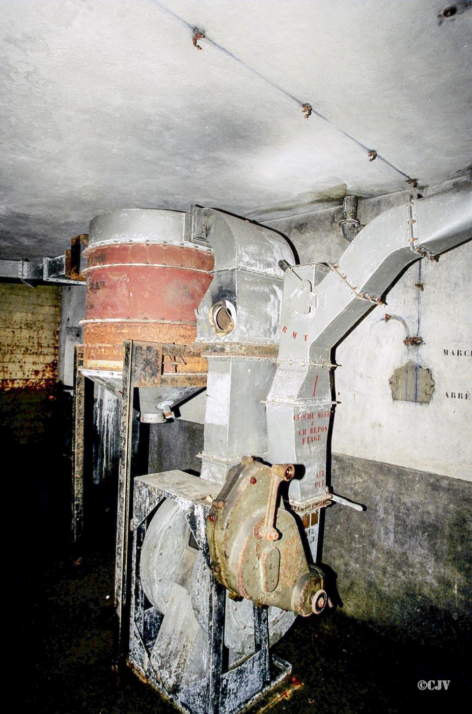 Ligne Maginot - KAUFFENHEIM (Casemate d'infanterie) - Filtre et ventilateur - Caspar Vermeulen