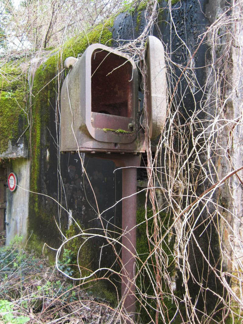 Ligne Maginot - KAUFFENHEIM - (Casemate d'infanterie) - Projecteur blindé - gregfuchs