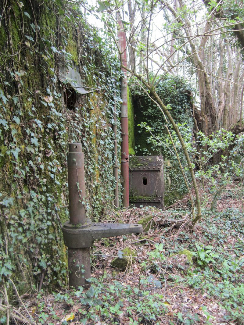 Ligne Maginot - KOENIGSBRUCK NORD - (Casemate d'infanterie) - Support pour projecteur - gregfuchs