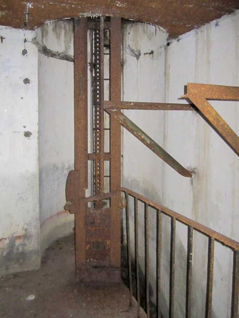 Ligne Maginot - KOENIGSBRUCK NORD - (Casemate d'infanterie) - Puits de la cloche - gregfuchs
