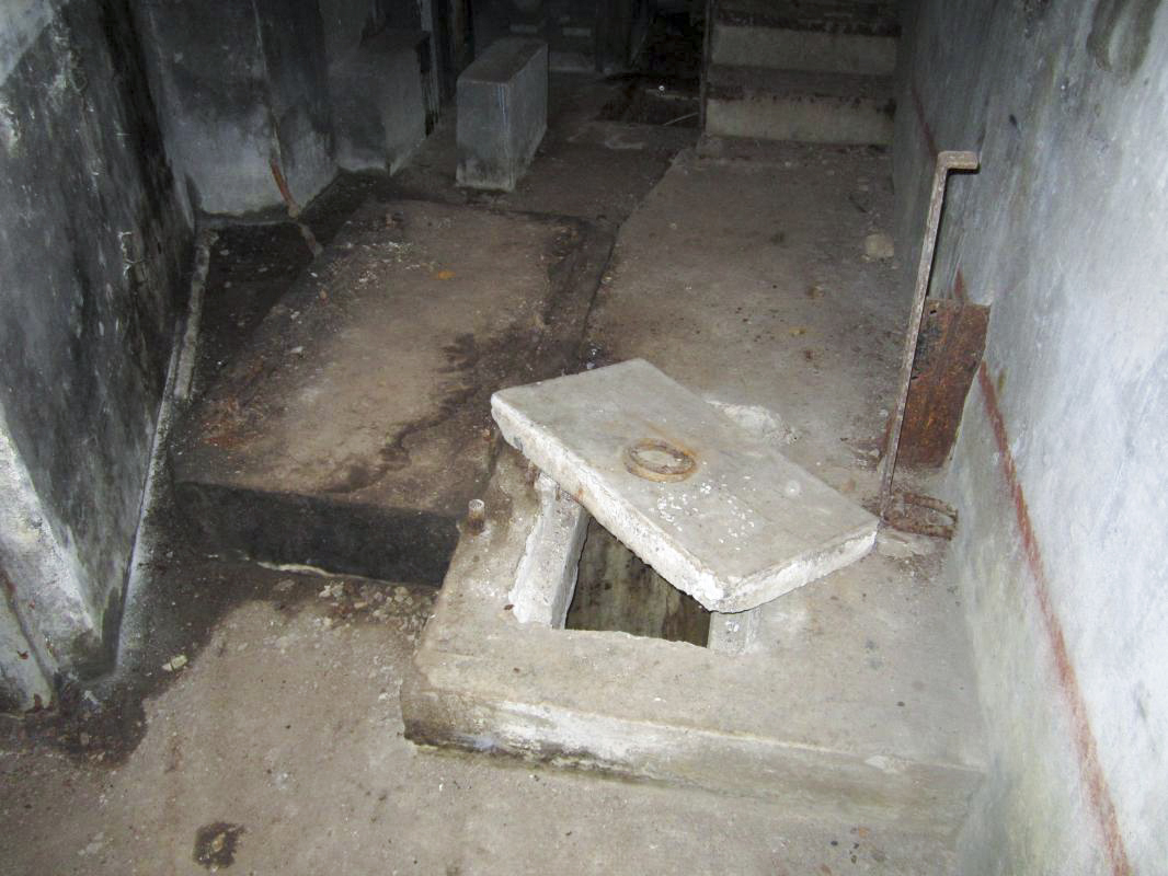 Ligne Maginot - KOENIGSBRUCK NORD - (Casemate d'infanterie) - Le puits - gregfuchs