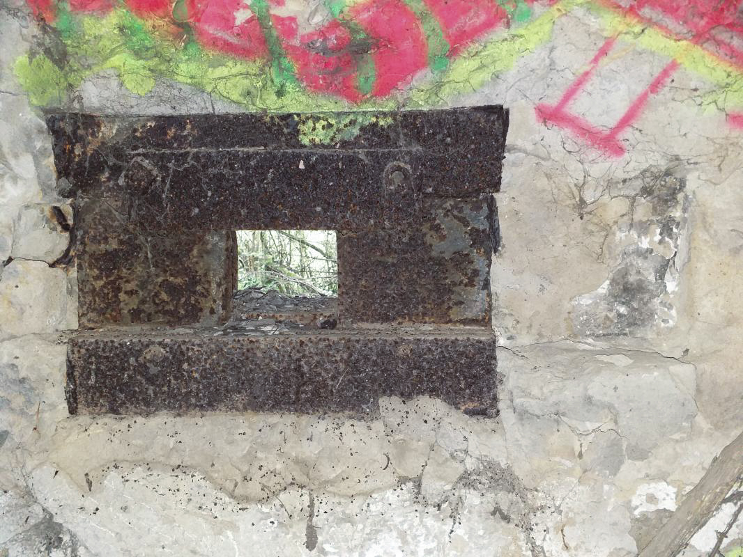 Ligne Maginot - KUBELMUEHLE 1 (AVANT POSTE) - (Blockhaus pour canon) - Créneau FM de défense de l'entrée - gregfuchs