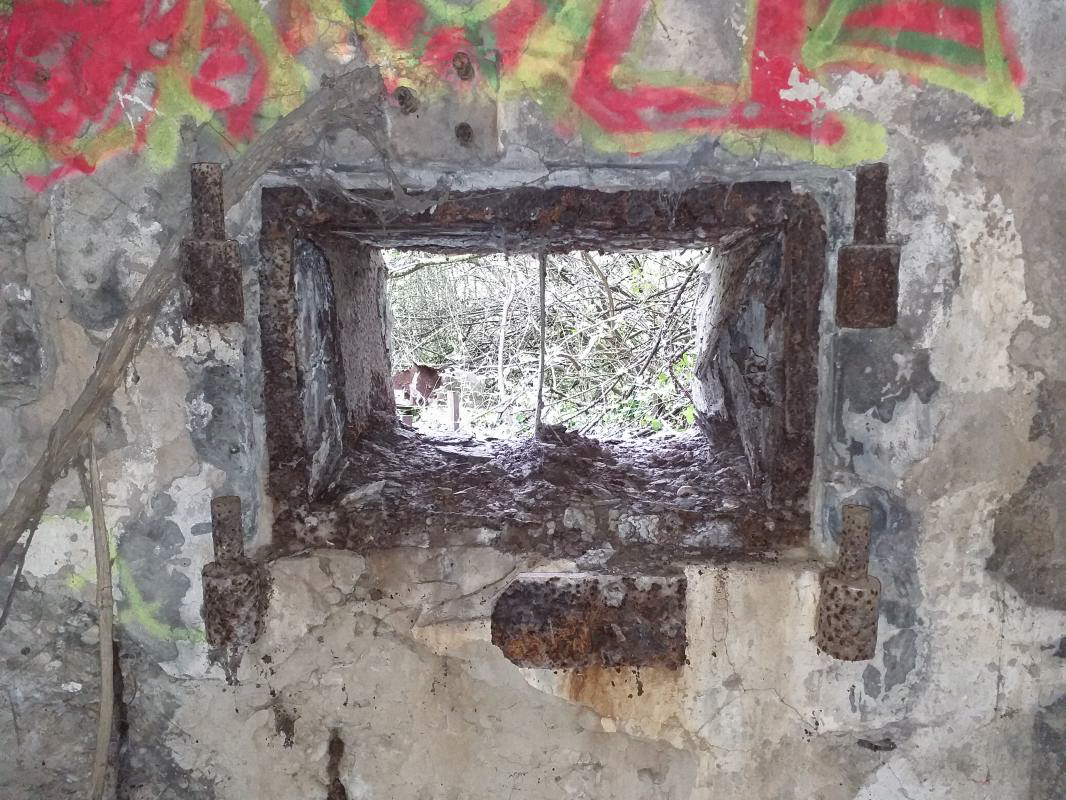 Ligne Maginot - KUBELMUEHLE 1 (AVANT POSTE) - (Blockhaus pour canon) - Passage pour le conduit de mise à feu du DMP - gregfuchs