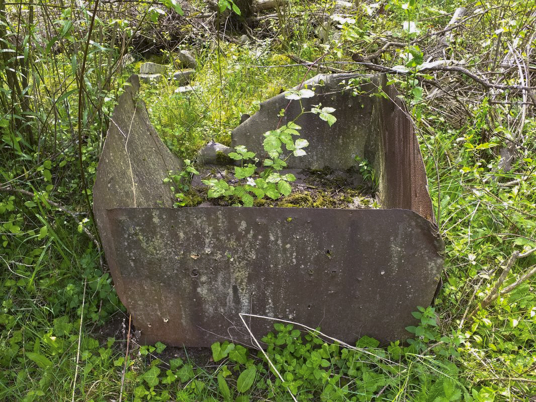 Ligne Maginot - KUBELMUEHLE 1 (AVANT POSTE) - (Blockhaus pour canon) - Reste de caisson à proximité du bloc - gregfuchs