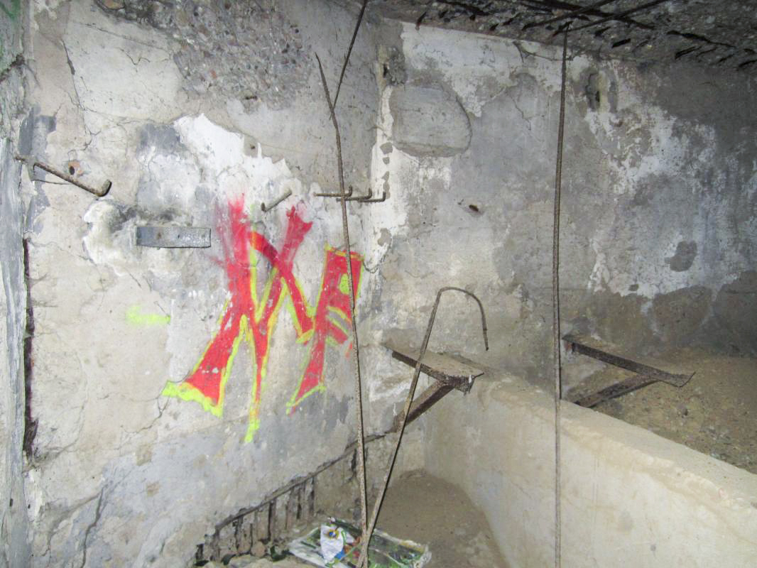 Ligne Maginot - KUBELMUEHLE 1 (AVANT POSTE) - (Blockhaus pour canon) - Supports dans chambre de tir mitrailleuse - gregfuchs