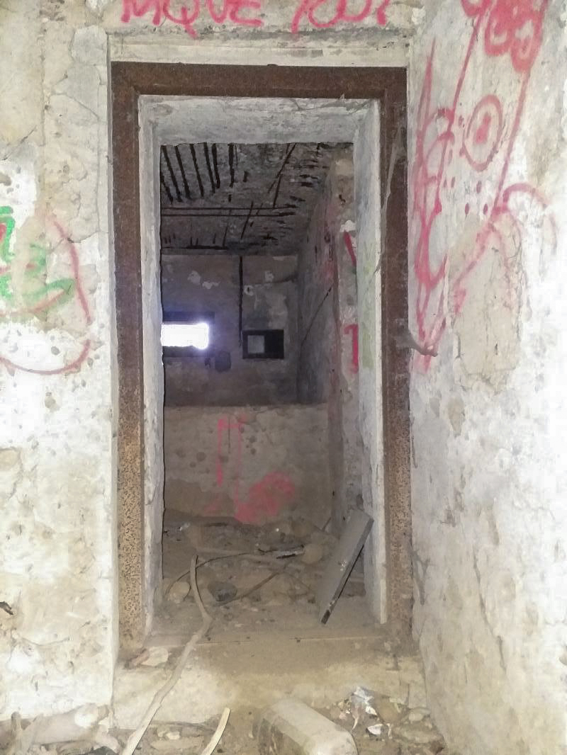 Ligne Maginot - KUBELMUEHLE 1 (AVANT POSTE) - (Blockhaus pour canon) - Porte (disparu) entre la chambre de tir de l'entrée et chambres de tir mitrailleuse/AC 47 - gregfuchs