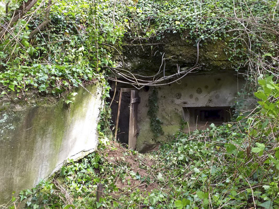 Ligne Maginot - KUBELMUEHLE 2 (AVANT POSTE) - (Blockhaus pour canon) - Vue générale de l'entrée - gregfuchs