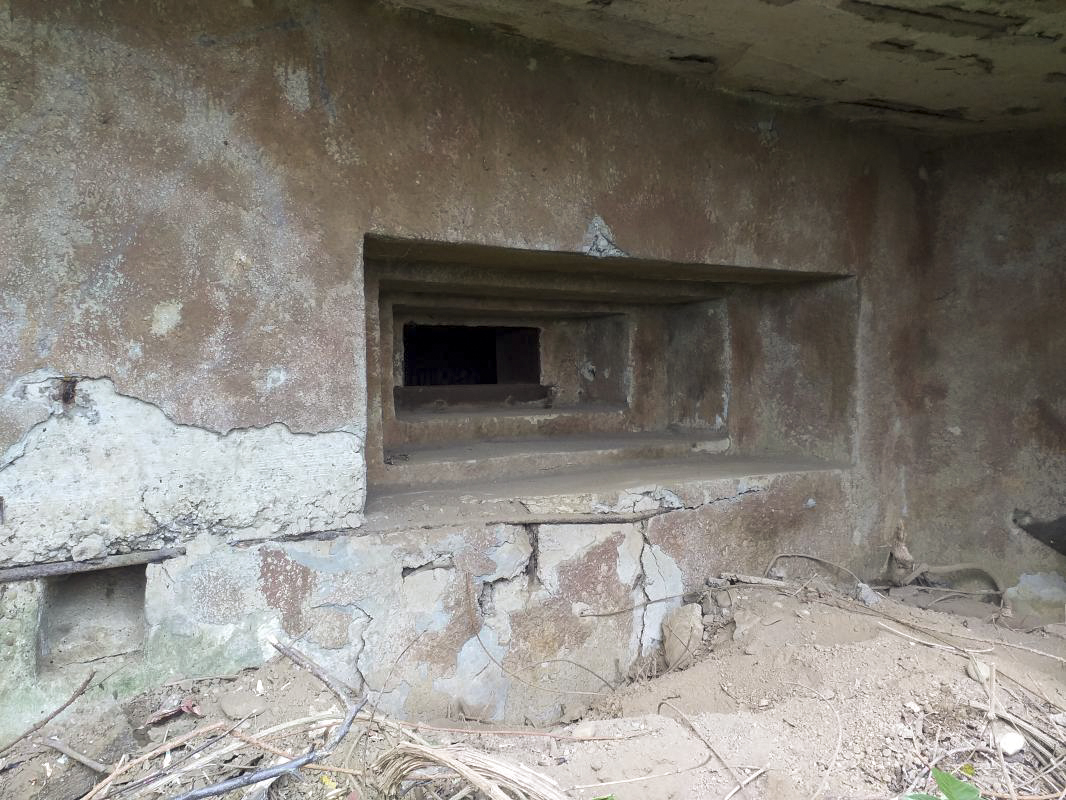 Ligne Maginot - KUBELMUEHLE 2 (AVANT POSTE) - (Blockhaus pour canon) - Créneau mitrailleuse - gregfuchs
