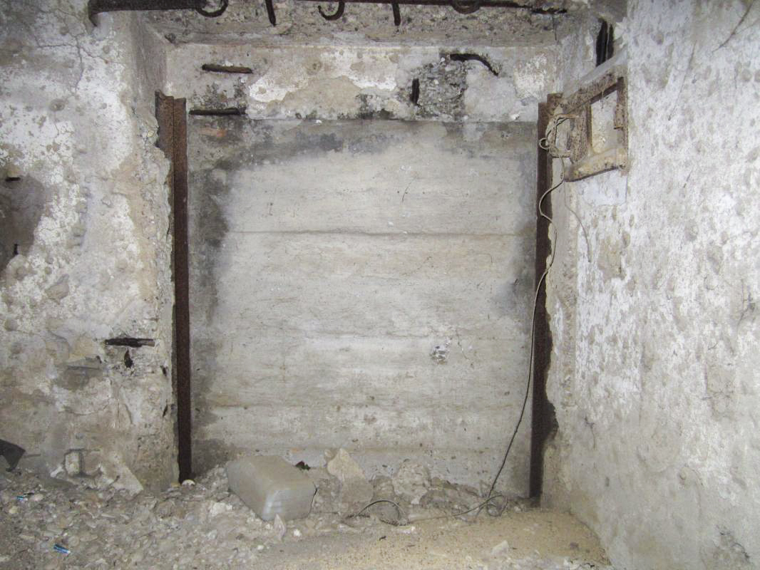 Ligne Maginot - KUBELMUEHLE 2 (AVANT POSTE) - (Blockhaus pour canon) - L'entrée canon murée - gregfuchs