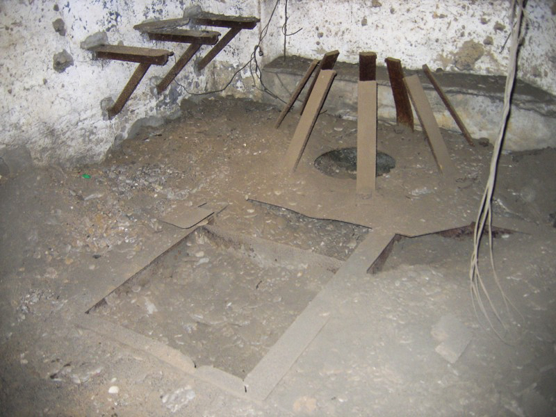 Ligne Maginot - KUBELMUEHLE 2 (AVANT POSTE) - (Blockhaus pour canon) - Plate forme du canon de 47 - Antoine SCHOEN