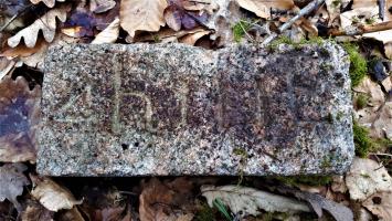 Ligne Maginot - DRACHENBRONN SUD EST - (Casemate d'infanterie) - Borne téléphonique 4h111E à proximité de la casemate