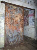 Ligne Maginot - PETIT REDERCHING - (Abri) - Entrée de l'usine (inscription 'danger - sas de décontamination')