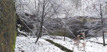 Ligne Maginot - HOCHWALD C5 - (Casemate d'infanterie) - La casemate et le fossé antichar