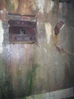 Ligne Maginot - HOCHWALD C5 - (Casemate d'infanterie) - Créneau FM et goulotte LG de défense de l'entrée