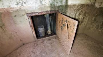Ligne Maginot - PETIT REDERCHING - (Abri) - Gaine de passage des tuyaux d'évacuation des gaz d'échappements de l'usine