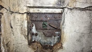 Ligne Maginot - HOCHWALD C9 - (Casemate d'infanterie) - Créneau pour Fusil Mitrailleur 24/29 de façade