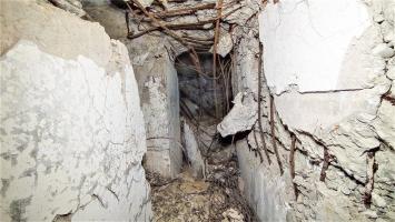 Ligne Maginot - HOCHWALD C1 - (Casemate d'infanterie) - Couloir à l'étage inférieur, à gauche local sous l'escalier