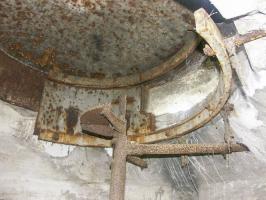 Ligne Maginot - RINKEL'S KUPP (Blockhaus pour arme infanterie) - Détail des volets de fermeture de l'embrasure et du support d'arme