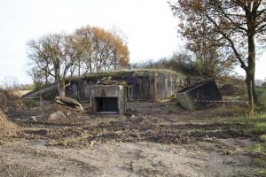 Ligne Maginot - 15/3 - MUEHLRHEIN (Casemate d'infanterie - double) - La casemate en cours de dégagement