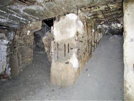 Ligne Maginot - SCHMELZBACH EST - (Casemate d'infanterie - double) - A droite entrée de la chambre du chef de casemate, à gauche entrée de la chambre de repos
