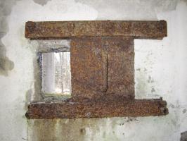 Ligne Maginot - PFAFFENBRONN 2 - (Blockhaus pour arme infanterie) - Le créneau latéral de défense rapprochée