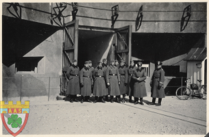 Ligne Maginot - SIMSERHOF - (Ouvrage d'artillerie) - Soldats allemands devant l'entrée munitions.