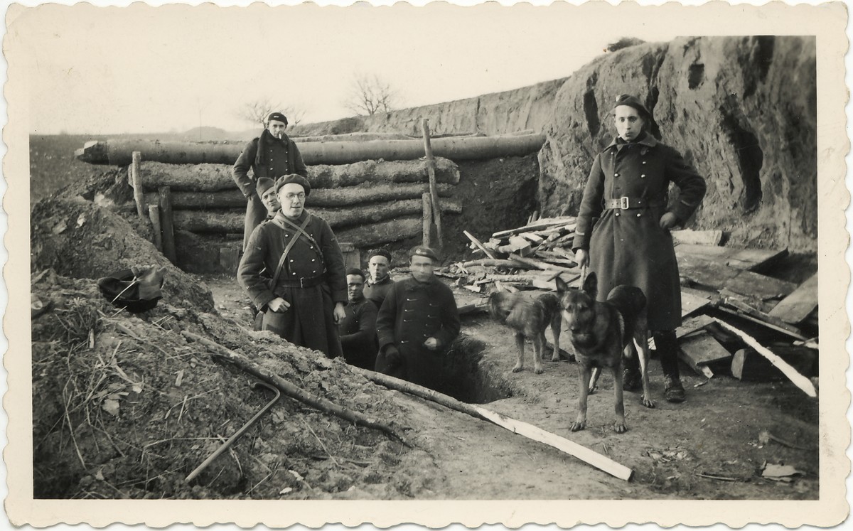 Ligne Maginot - 79° RIF - 3° CEF - 79° RIF  (3° CEF ?)  
Construction d'une position de mortiers