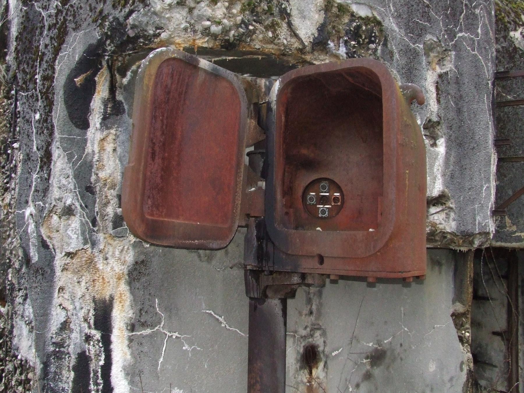 Ligne Maginot - ACHEN NORD EST - (Casemate d'infanterie - double) - Le caisson du projecteur