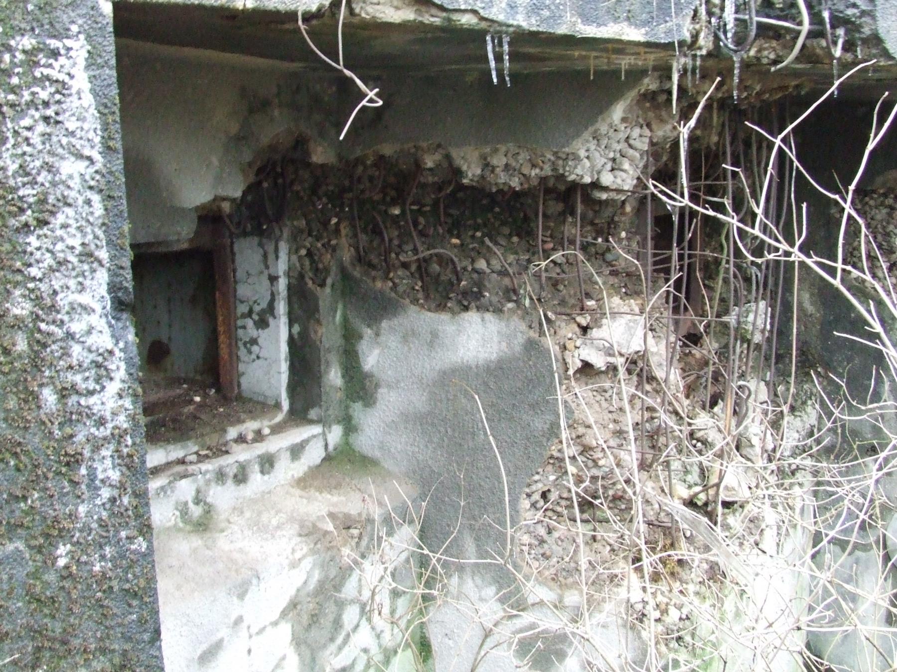 Ligne Maginot - ACHEN NORD EST - (Casemate d'infanterie - double) - Les dégâts sur la façade est
