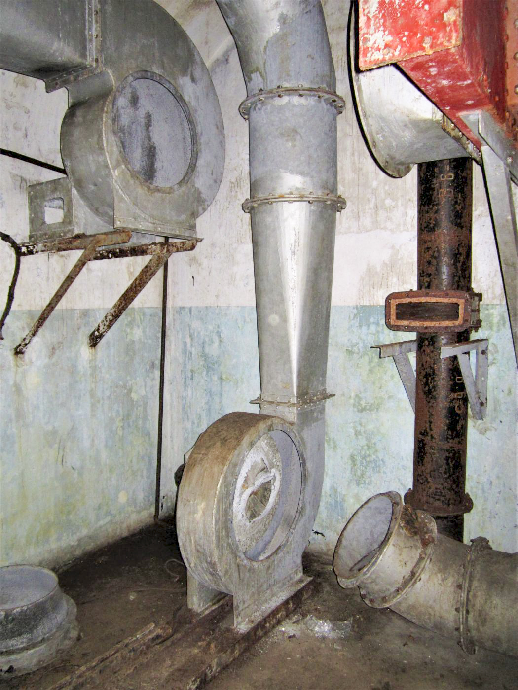 Ligne Maginot - PETIT REDERCHING - (Abri) - Salle des filtres
Ventilateurs