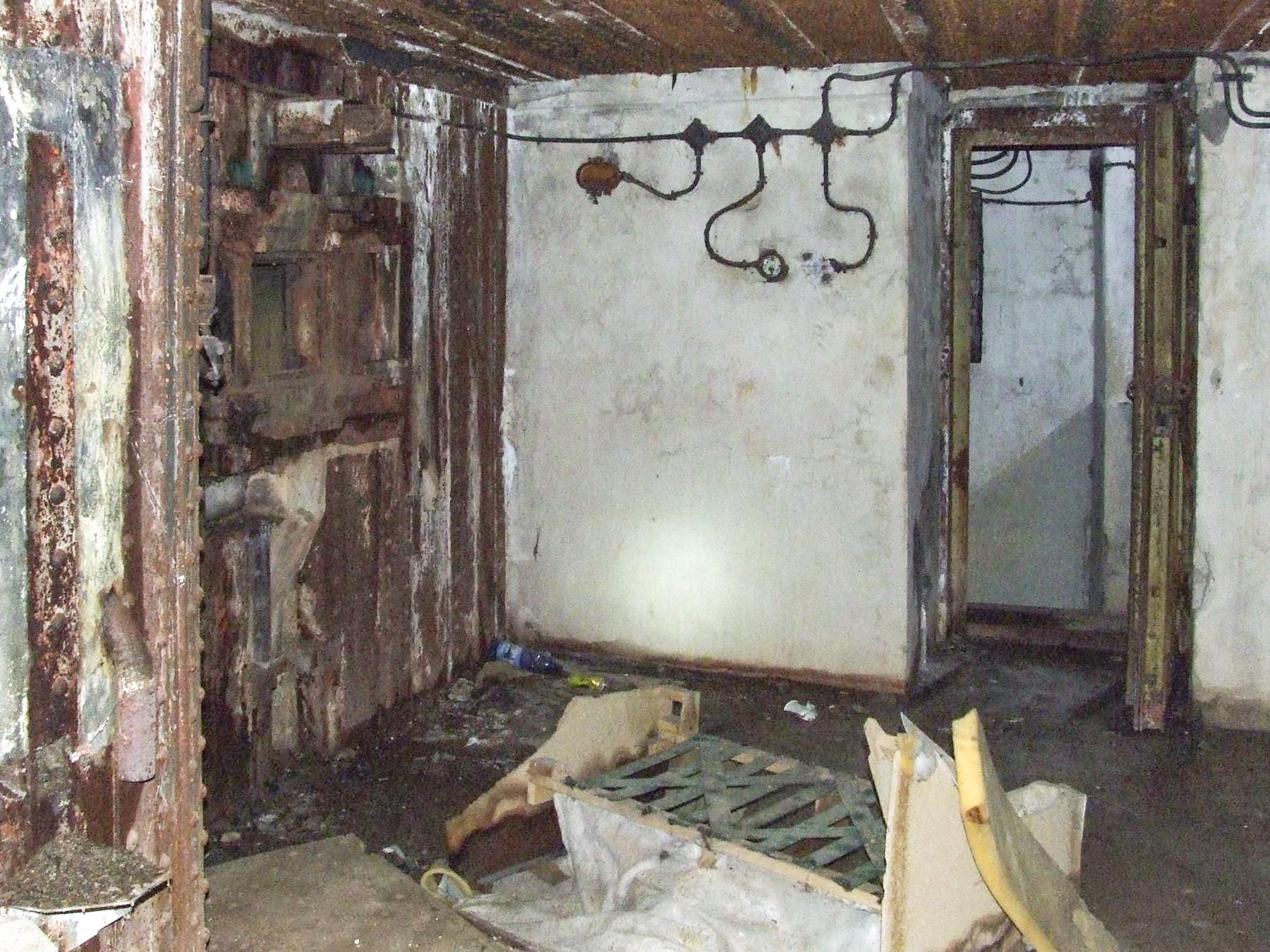 Ligne Maginot - ACHEN NORD EST - (Casemate d'infanterie - double) - La chambre de tir Ouest