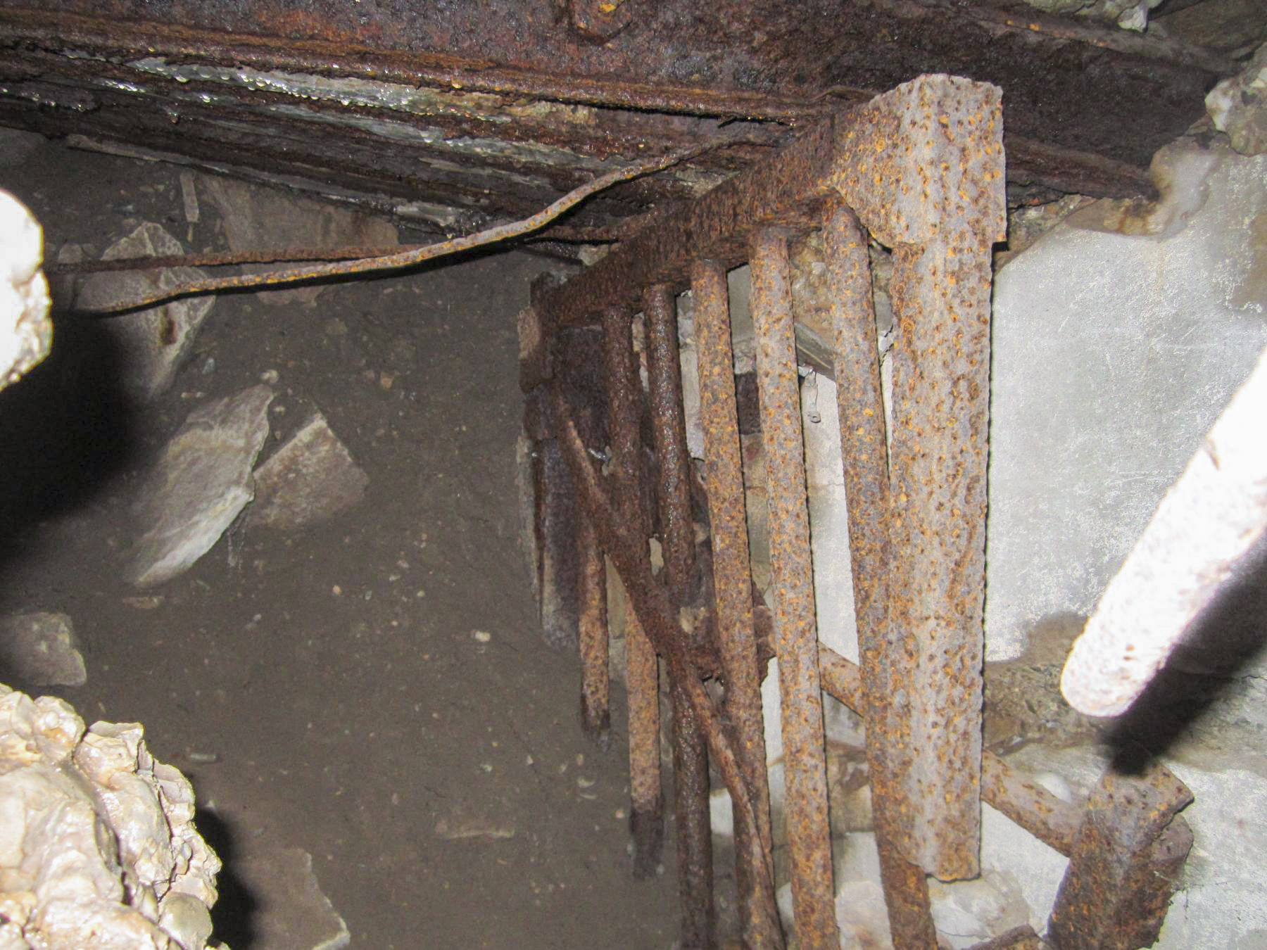 Ligne Maginot - HOCHWALD C5 - (Casemate d'infanterie) - Grille de l'entrée