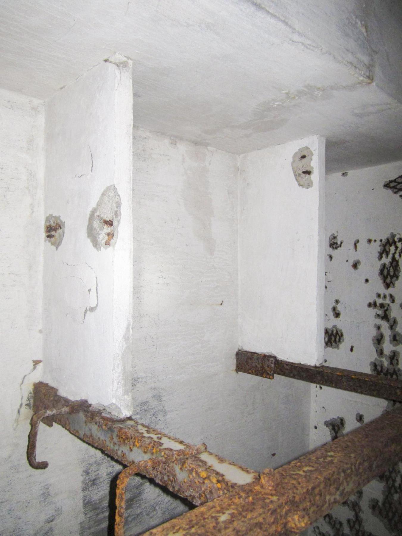 Ligne Maginot - HOCHWALD C5 - (Casemate d'infanterie) - Chambre pour deux officiers - étagères